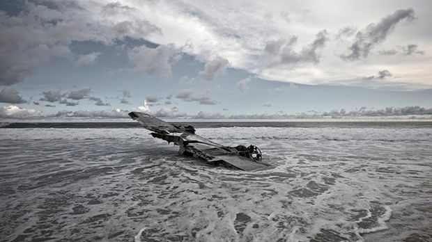Happy End - wraki samolotów w bezludnym krajobrazie 1