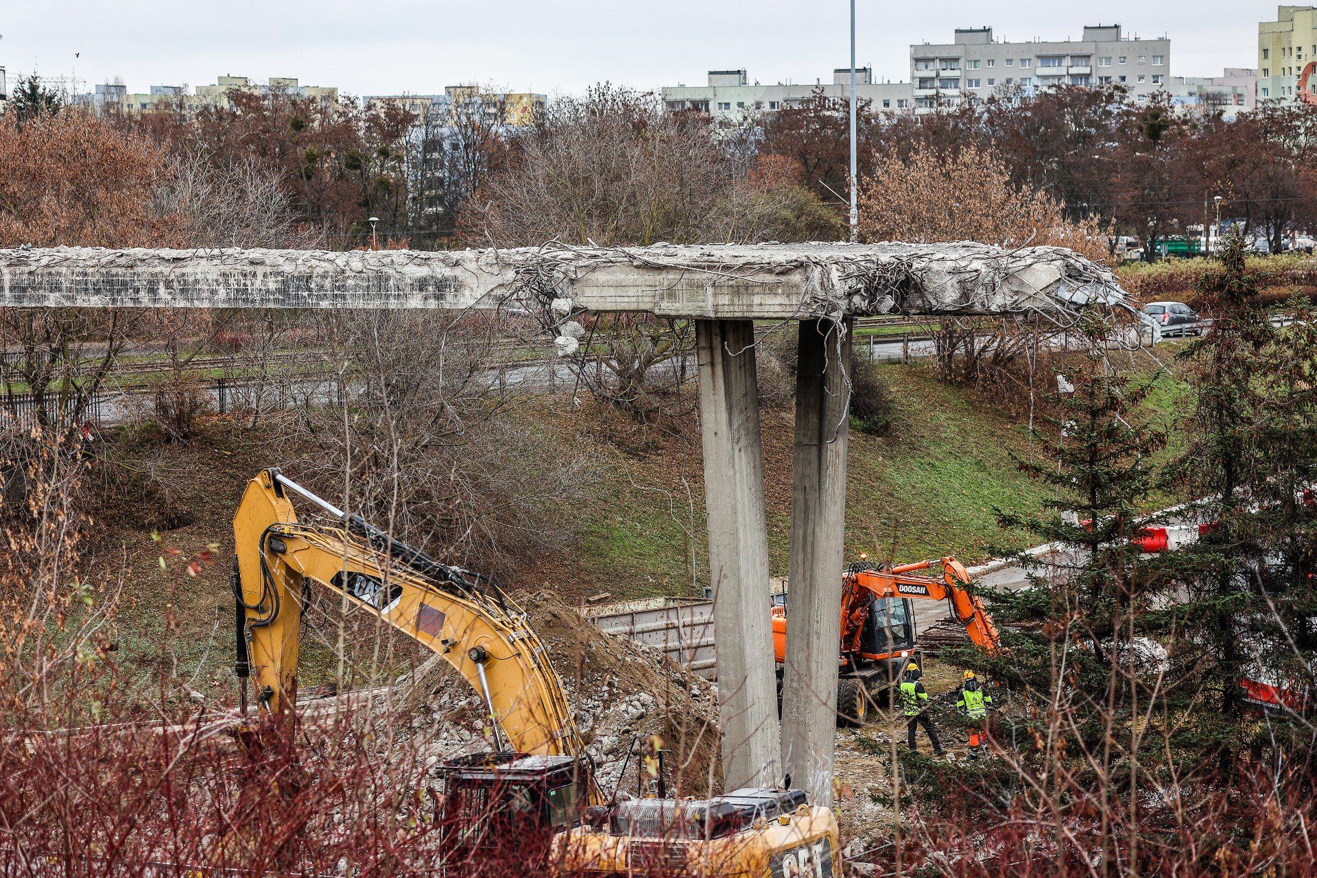 Kolejny etap rozbiórki kładki na Zaspie. Mieszkańcy muszą przygotować się na nocne utrudnienia