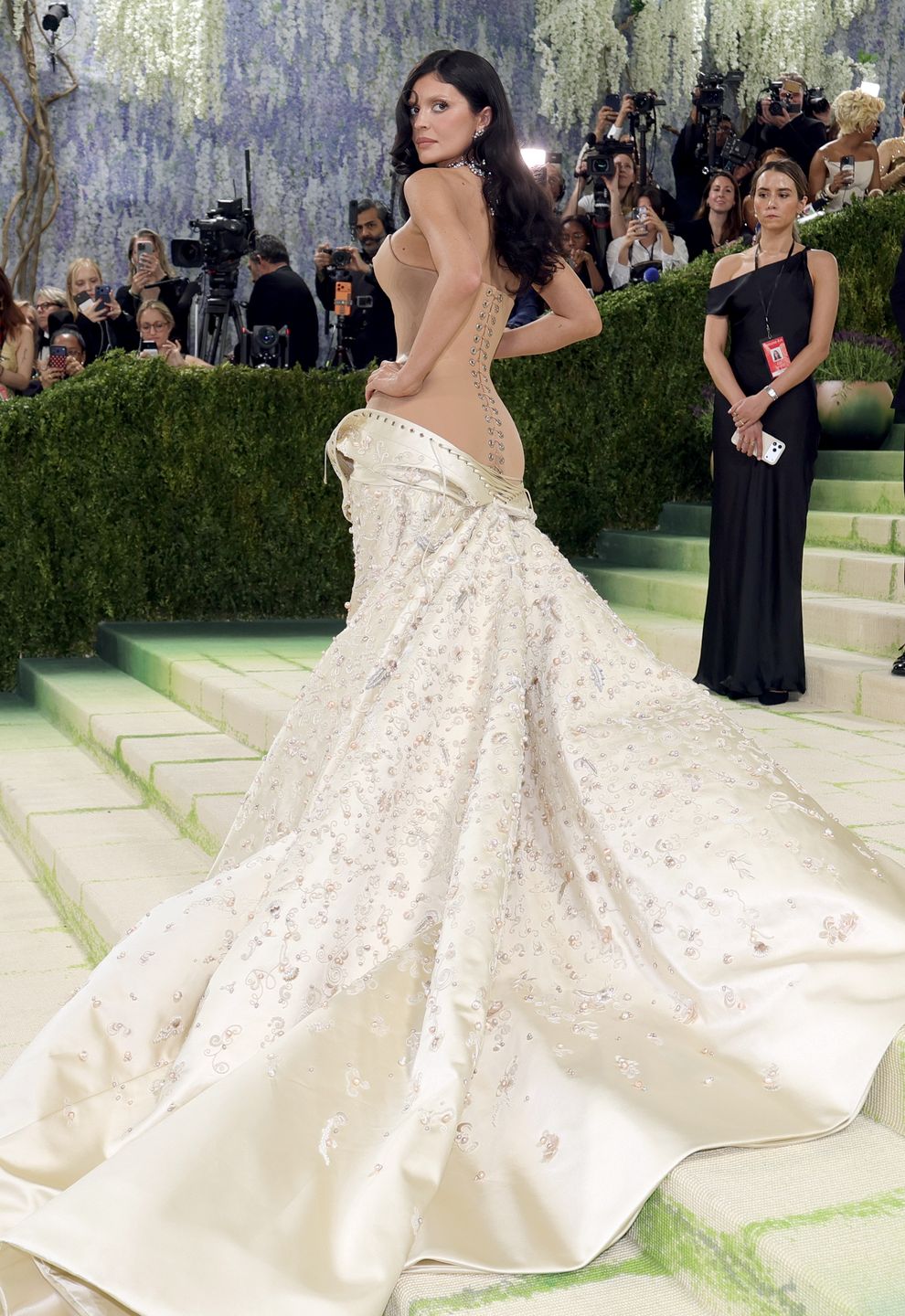 Klan Kardashian-Jenner bryluje na Met Gali 2026