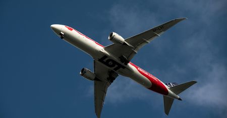 Awaria samolotu z Warszawy. Maszyna LOT musiała zawrócić