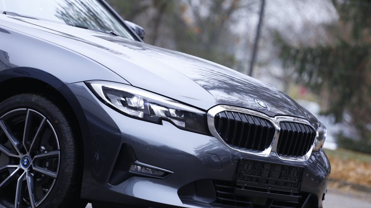 Nieoznakowany radiowóz BMW