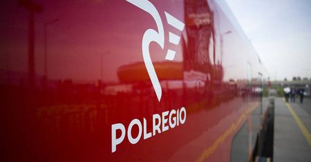 Autobusy zamiast pociągów. Od niedzieli zmiany w rozkładzie POLREGIO