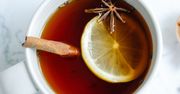 Czy picie herbaty z cytryną grozi Alzheimerem? Dietetyk w końcu dokładnie wytłumaczyła