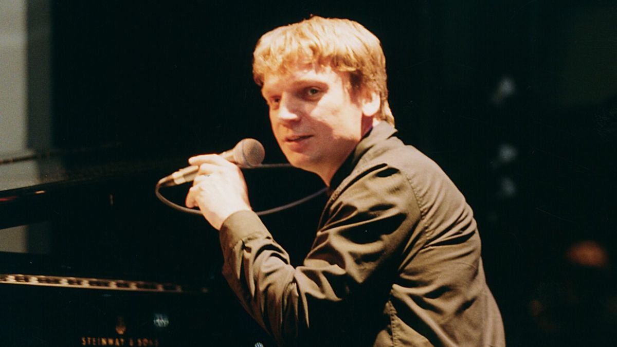 Grzegorz Ciechowski zmarł 22 grudnia 2001 roku