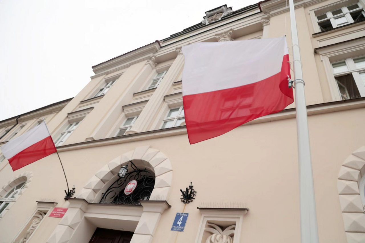 Wojewoda lubelski apeluje o uczczenie żałoby narodowej po śmieci papieża. "Nie będę wprowadzał zarządzenia"
