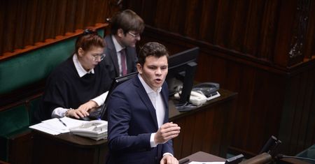 Poseł od Hołowni zawieszony. Partia wydała oświadczenie ws. skandalu