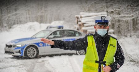 Nieoczywiste wykroczenia, a mandat murowany. Sprawdzamy, które podrożały