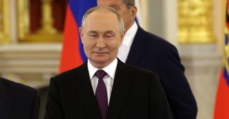 Rubel znów przekroczył granicę wstydu. Waluta szoruje po dnie. To zła, ale i dobra wiadomość dla Putina