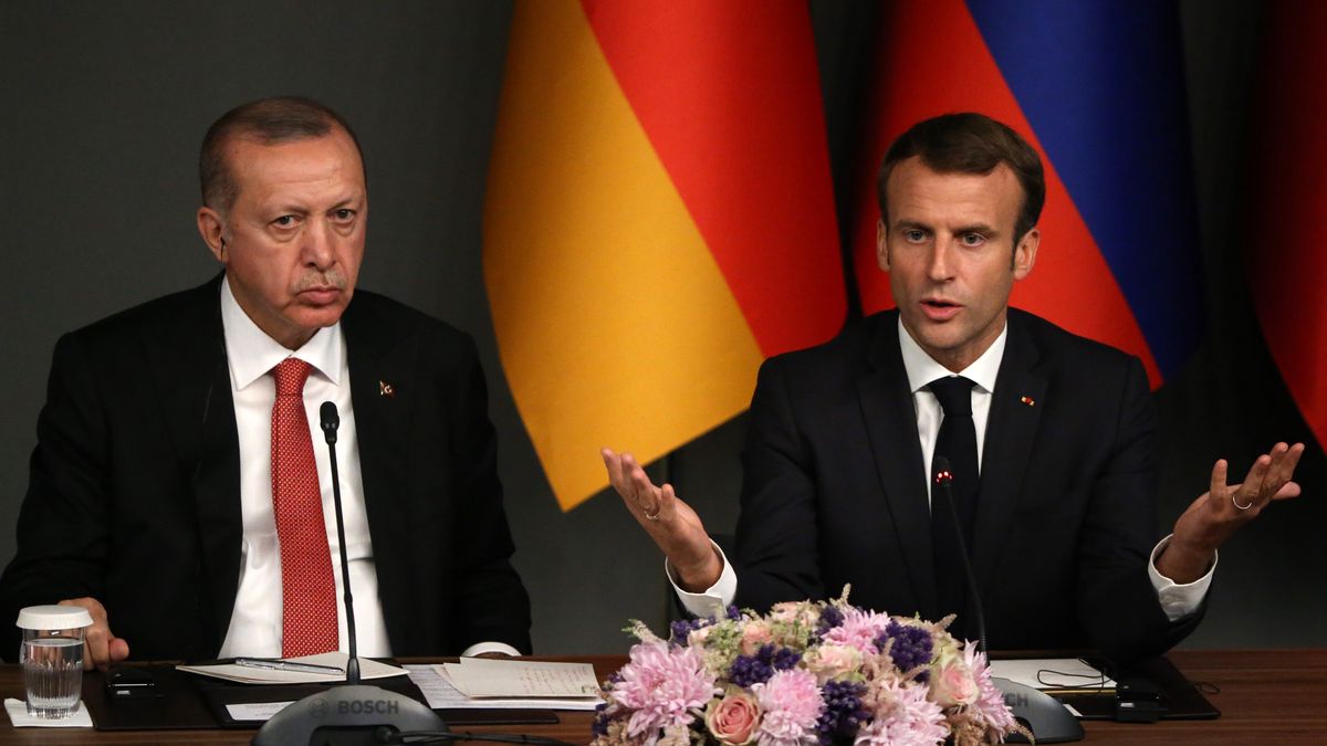 Prezydent Turcji Recep Tayyip Erdogan i  prezydent Francji Emmanuel Macron.