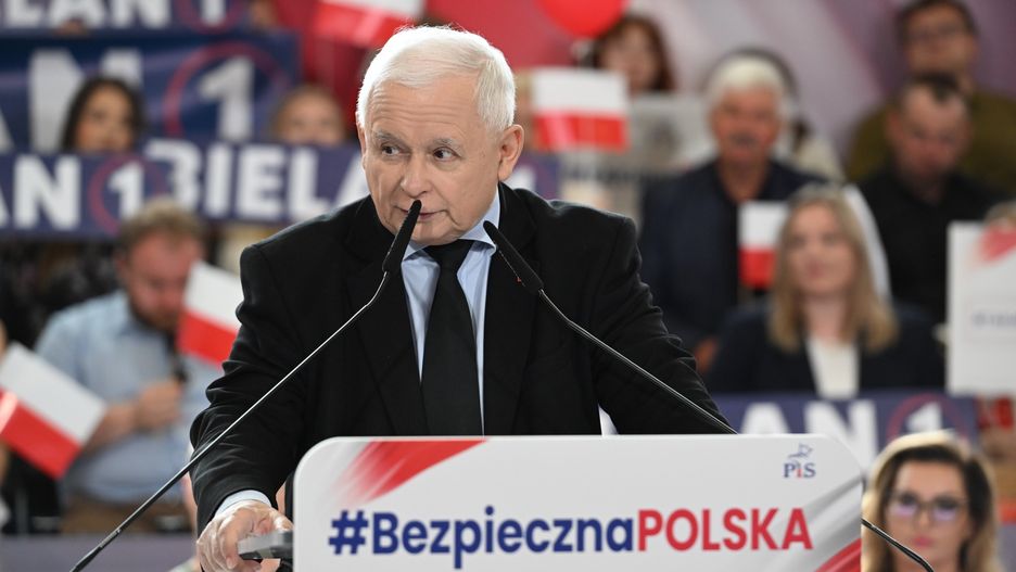Jaros�aw Kaczy�ski
Klwatka Kr�lewska, 02.06.2024. Kampania wyborcza do Parlamentu Europejskiego 2024. Prezes PiS Jaros�aw Kaczy�ski podczas spotkania z mieszka�cami w siedzibie Szko�y Podstawowej w Klwatce Kr�lewskiej, 2 bm. (sko) PAP/Wojtek Jargi�o
Wojtek Jargi�o
do Parlamentu Europejskiego, europejskie, kampania, kampania wyborcza, PE, polityk, polityka, spotkanie, wizyta