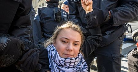 Thunberg zignorowała ostrzeżenia służb. Została zatrzymana