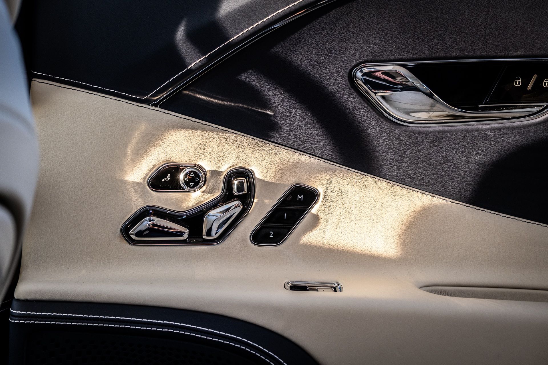 Bentley Flying Spur Azure (2026)