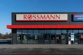 To koniec napojów w Rossmannie. Wskazują na system kaucyjny