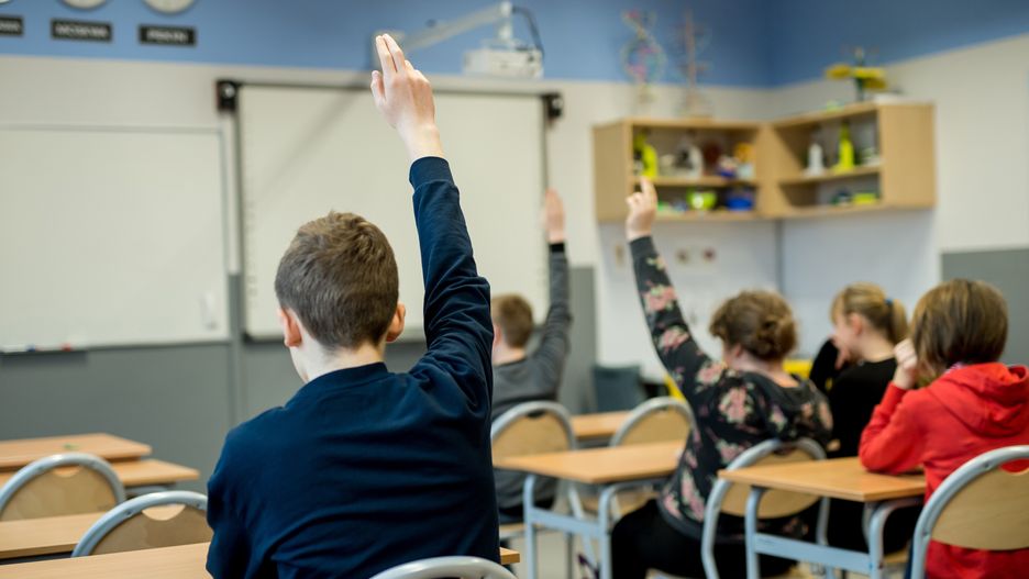 Złotoryja. Trzynastolatek przeszkadzał w lekcji chemii. Został opisany przez męża nauczycielki w sieci i napiętnowany z powodu ukraińskiego pochodzenia
