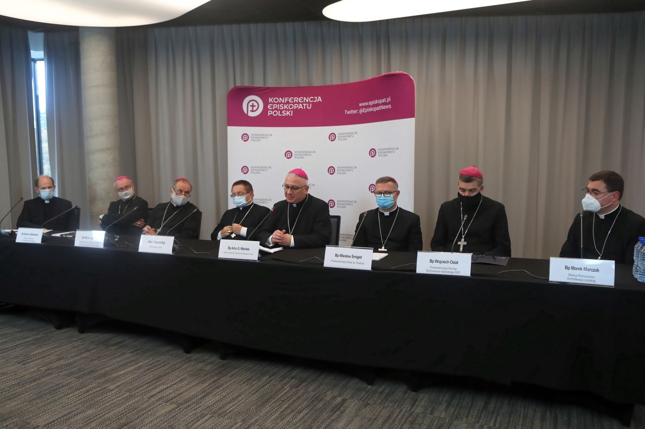 Koronawirus. Opole. Bp. Andrzej CzaJA i bp. Rudolf Pierskała zakażeni COVID-19. Bp Czaja brał udział w październikowym Zebraniu Plenarnym Komisji Episkopatu Polski 


