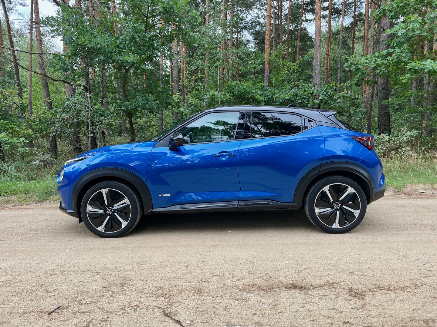 Nissan Juke z napędem hybrydowym. Spalanie, cena, zdjęcia i test