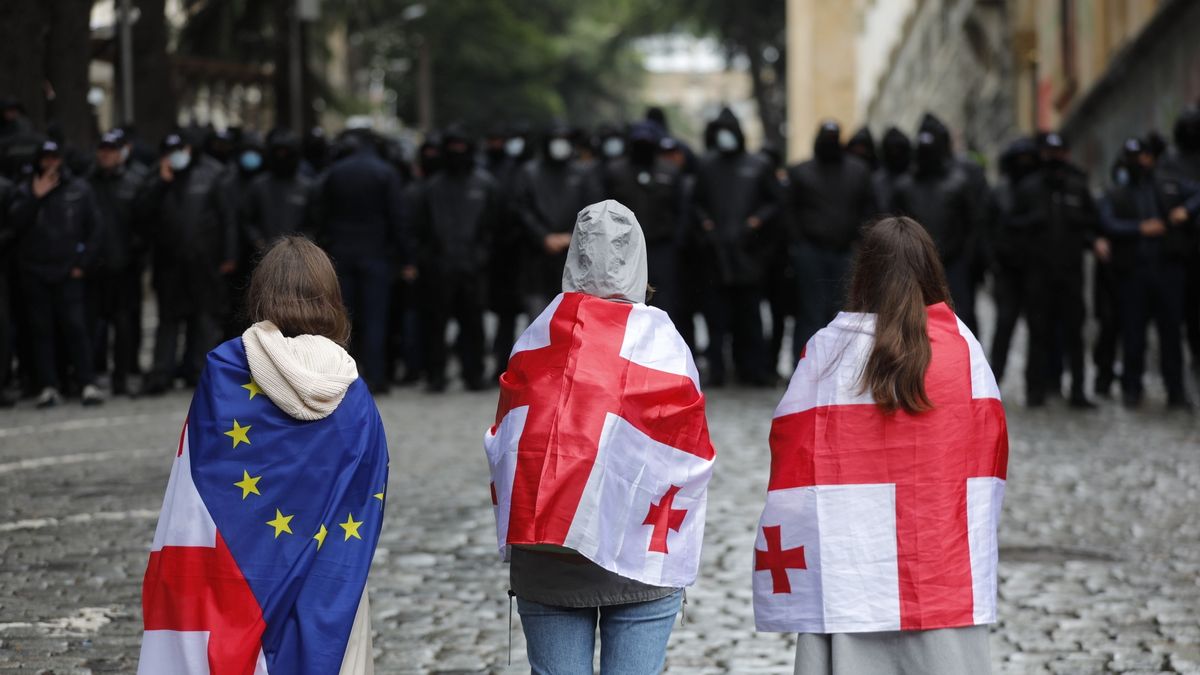 Gruzini masowo protestują przeciwko ustawie o "zagranicznych agentach"