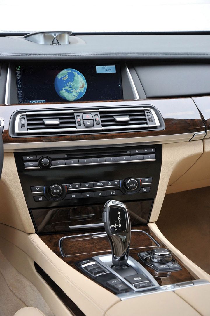 BMW serii 7 na rok 2013 - megagaleria niemieckiego okrętu flagowego 267