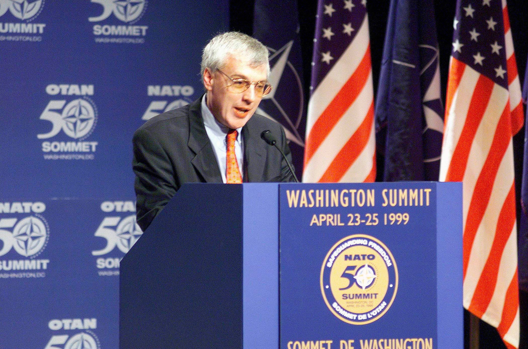 Jamie Shea jako rzecznik NATO