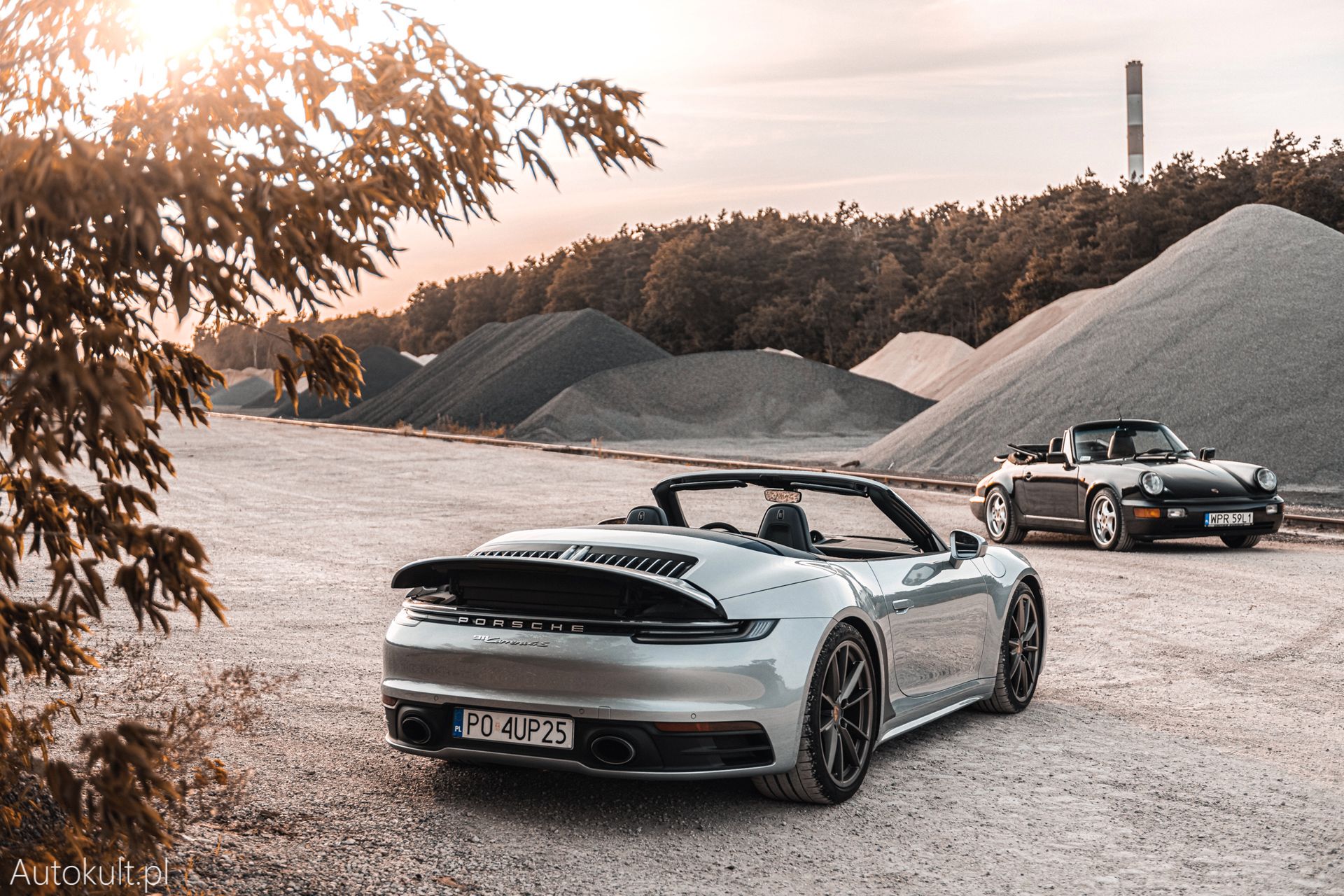 Porsche 911 992 Carrera 4S Cabrio vs. 911 964 Carrera 2 Cabrio