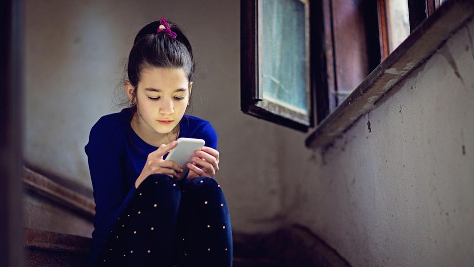 14-latek dostał SMS-a od koleżanki. Od razu powiadomił policję