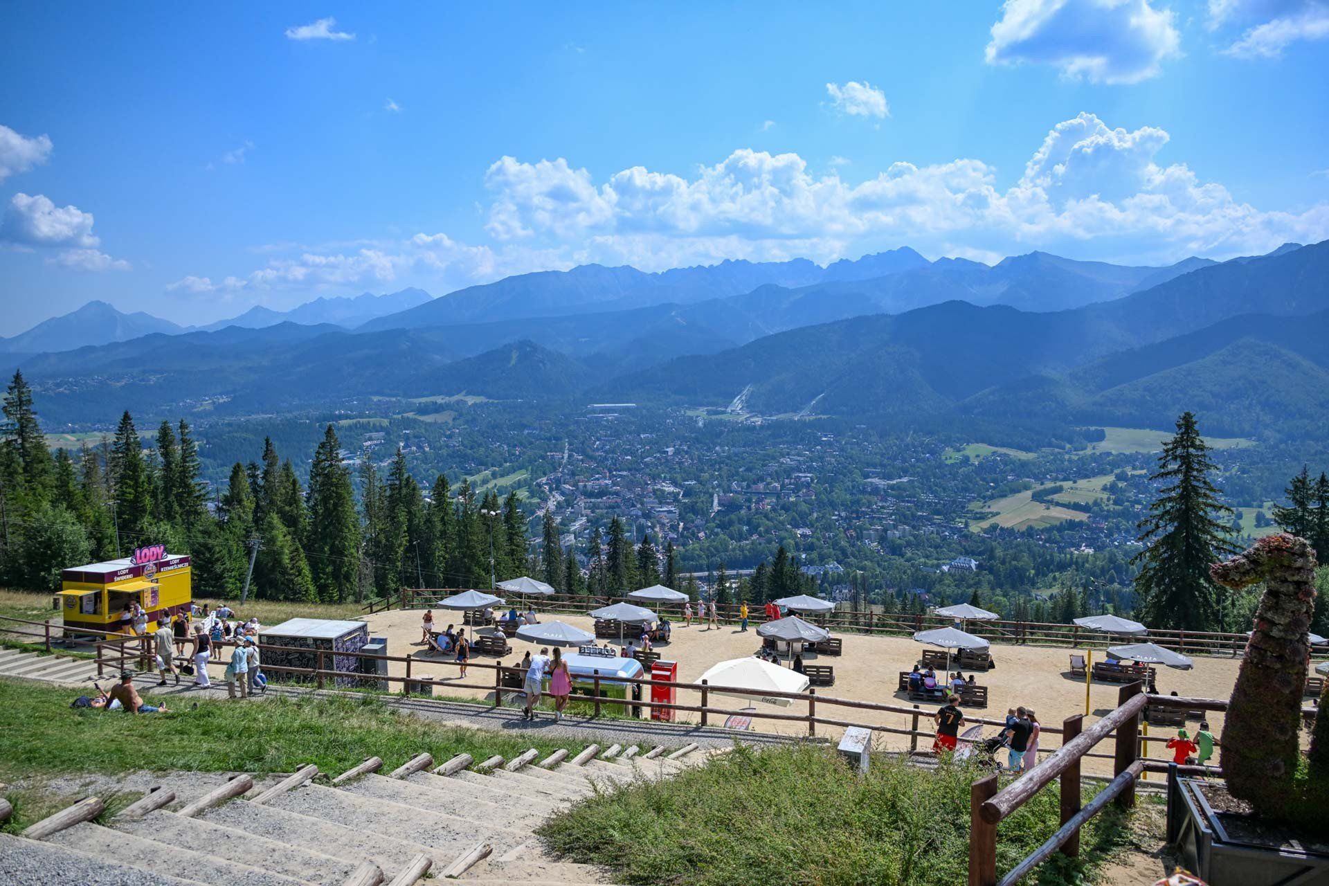 Turyści na Gubałówce w Zakopanem