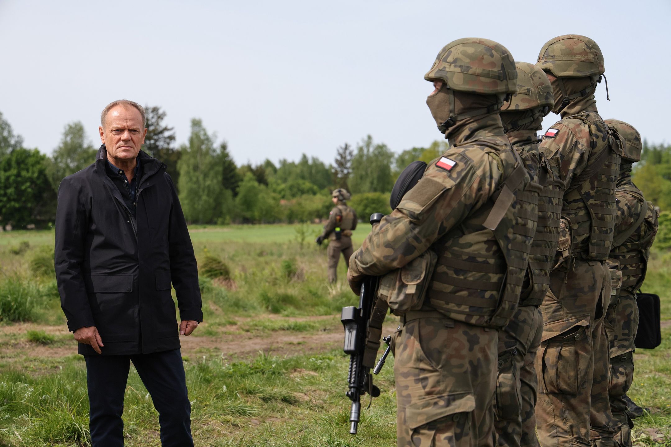 Donald Tusk
Pawe� Supernak
granica, granica polsko-bia�oruska, polityk, polityka, wizyta, wojsko, granicy pa�stwa, granicy UE, krajowa, obrona, pogranicznicy, stra� graniczna, pogranicze, polsko bia�oruska