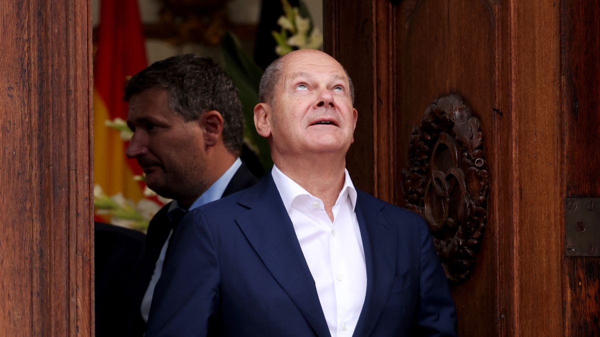 Olaf Scholz, Germany's chancellor, awaits the arrival of Spain's Prime Minister Pedro Sanchez at the Meseberg Castle in Meseberg, Germany, on Monday, Aug. 30, 2022. Resolving the problems with the German government's gas consumption levy and Europe's wider energy crisis is high on the agenda for Scholz and the rest of the cabinet during the two-day retreat in Meseberg. Photographer: Liesa Johannssen-Koppitz/Bloomberg via Getty Images