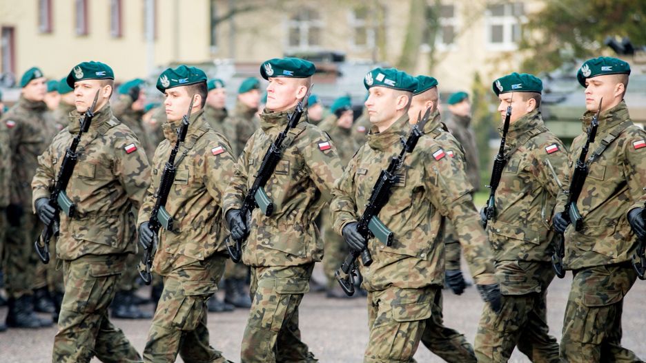 Przemarz żołnierzy Wojska Polskiego przed odlotem na misję pokojową ONZ w Libanie (zdj. arch.)