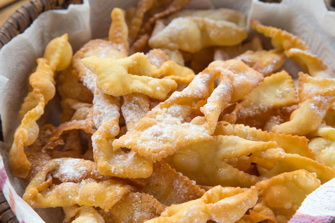 Jeden faworek może mieć nawet 150 kcal