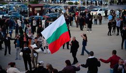 Ósme wybory w pięć lat. Bułgarzy idą do urn. "Trzy bieguny"