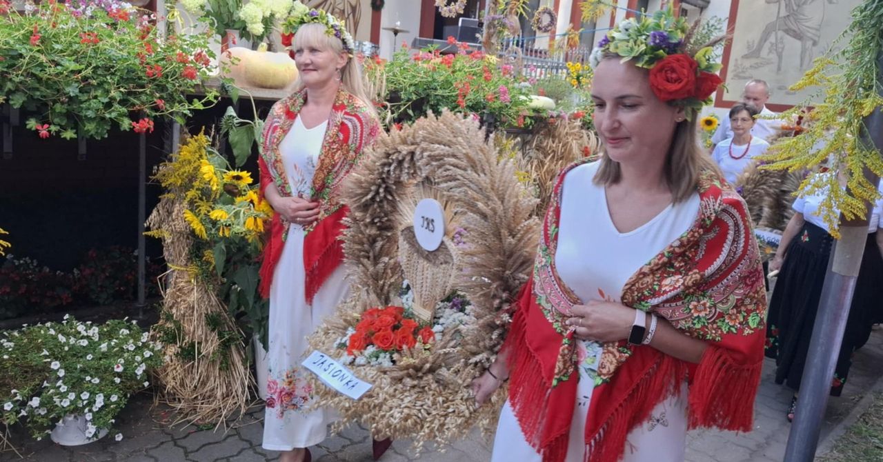 Sokolniki-Las: Dożynki gminno-parafialne z artystycznym akcentem