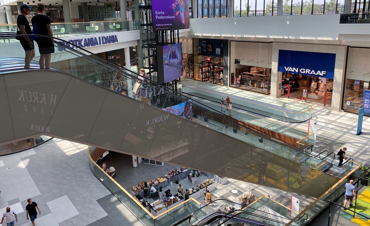 Galerie i centra handlowe świecą pustkami. Branża apeluje: znieśmy zakaz
