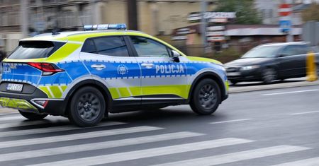 Koniec policyjnej obławy pod Lublinem. Zatrzymano motocyklistę, który potrącił policjanta i uciekł do lasu