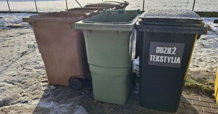 Tekstylia w Słupsku nie muszą być odpadem. Dyrektorka PGK: Graty z Chaty to miejsce adopcji rzeczy