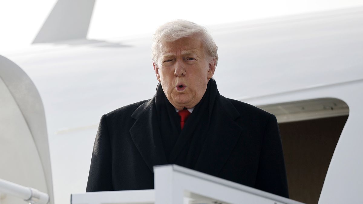 U.S. President Trump Attends World Economic Forum In Davos
ZURICH, SWITZERLAND - JANUARY 21: U.S. President Donald Trump disembarks Air Force One as he arrives at Zurich Airport before attending the World Economic Forum (WEF) in Davos, on January 21, 2026 in Zurich, Switzerland. The annual meeting of political and business leaders comes amid rising tensions between the United States and Europe over a range of issues, including Trump's vow to acquire Greenland, a semi-autonomous Danish territory. (Photo by Chip Somodevilla/Getty Images)
Chip Somodevilla