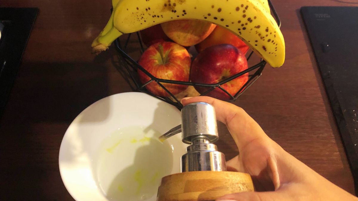 Domowy patent na muszki owocówki