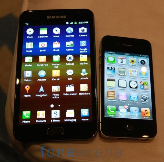 Galaxy Note i iPhone 4 | fot. fonearena.com