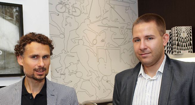 Adidas stawia na Twitter, Instagram i RASP kosztem Facebooka i telewizji