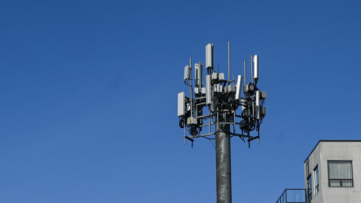 EDMONTON, ALBERTA  FEBRUARY 20:5G antennas are visible reflecting the ongoing expansion of high-speed mobile network infrastructure in the city, in Edmonton, Alberta, Canada, on February 20, 2025. (Photo by Artur Widak/NurPhoto via Getty Images)
