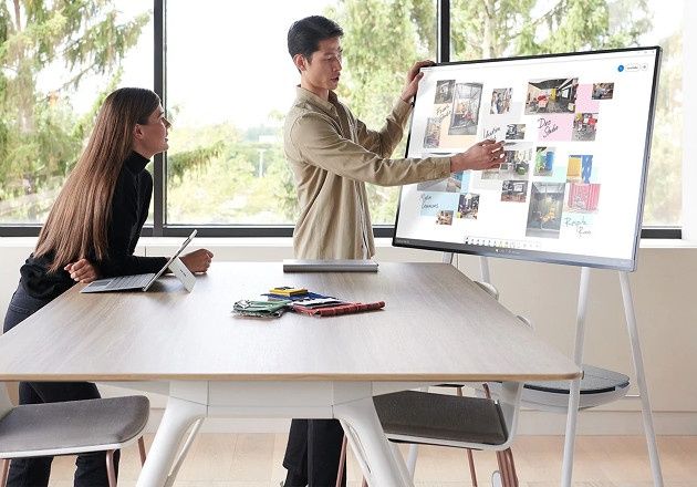 Microsoft Surface Hub 2S 2