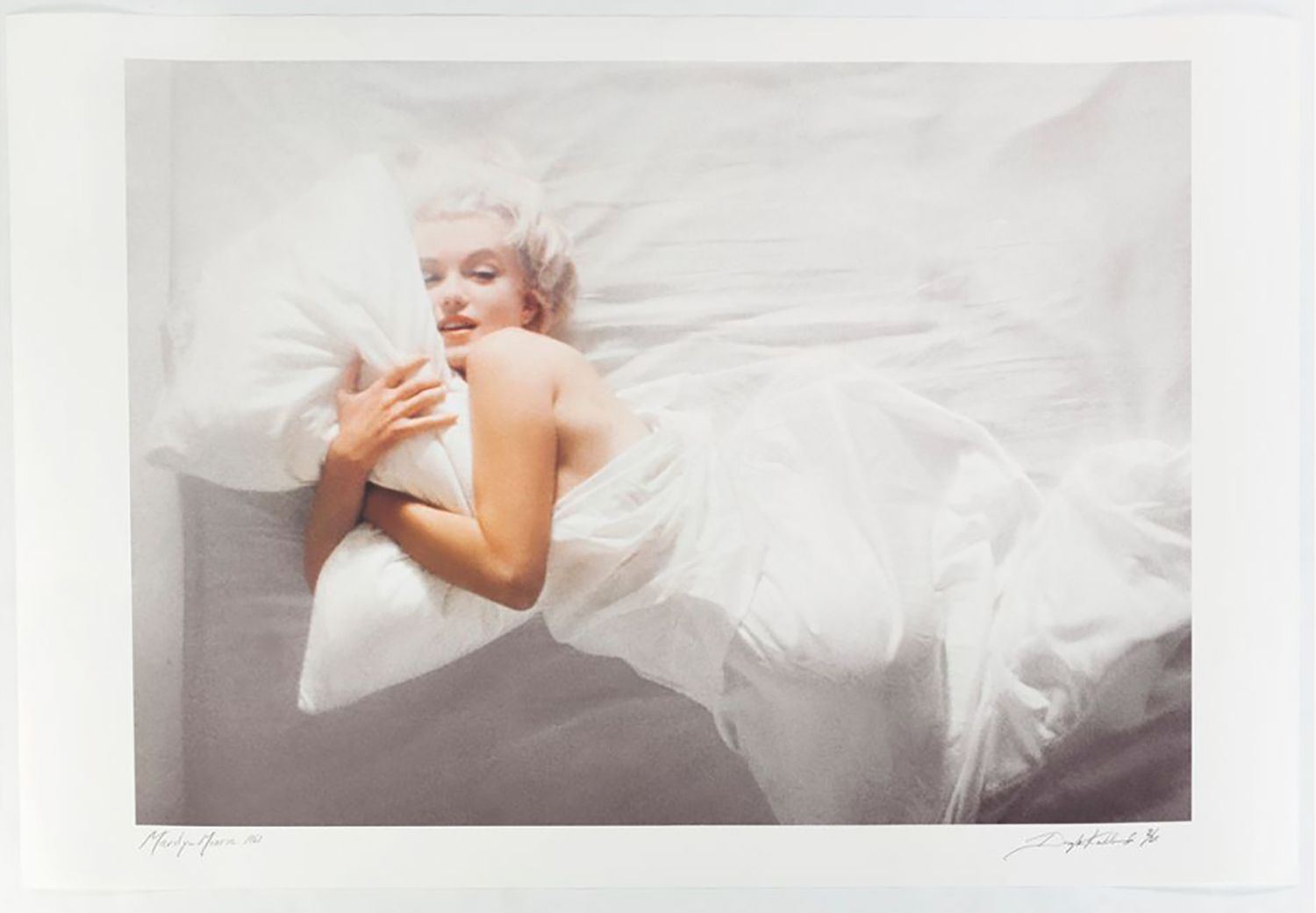 Zdjęcia Marilyn Monroe w pościeli: Aparat jest warty ponad 1 mln złotych 1
