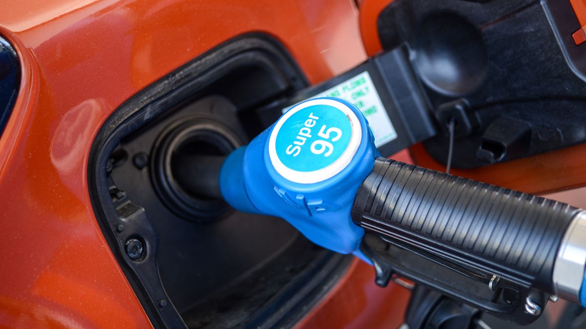 Neuoetting,Germany-May 19,2017: A car fills up its tank with  Supeer 95 Octane unleaded fuel at a ARAL tank station
Jesus Fernandez
Super 95, aral, automobile, blue, car, energy, environment, fuel, gas, gasoline, gasoline station, germany, octanes, oil, orange, pump, tank, tank lid, transportation, unleaded fuel, white, automobile, car, gasoline, germany, gasoline station, super 95, aral, blue, energy, environment, fuel, gas, octanes, oil, orange, pump, tank, tank lid, transportation, unleaded fuel, white