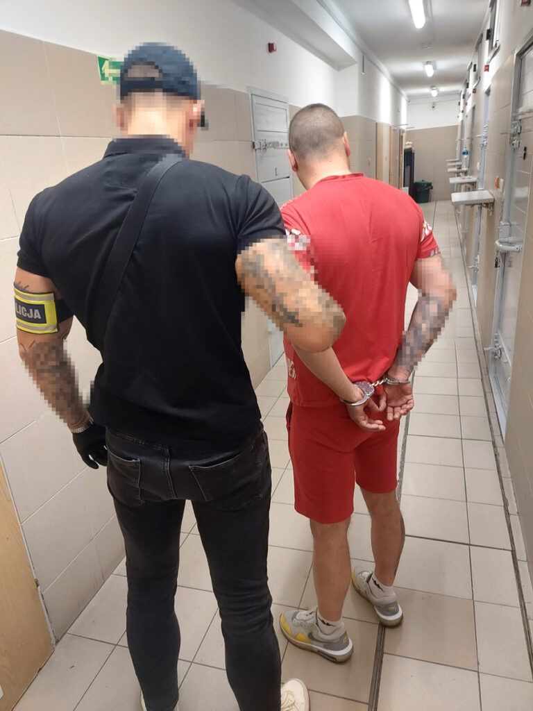 Fot. KRP V – Bielany, Żoliborz. Mężczyźni usiłowali wymusić zwrot długu