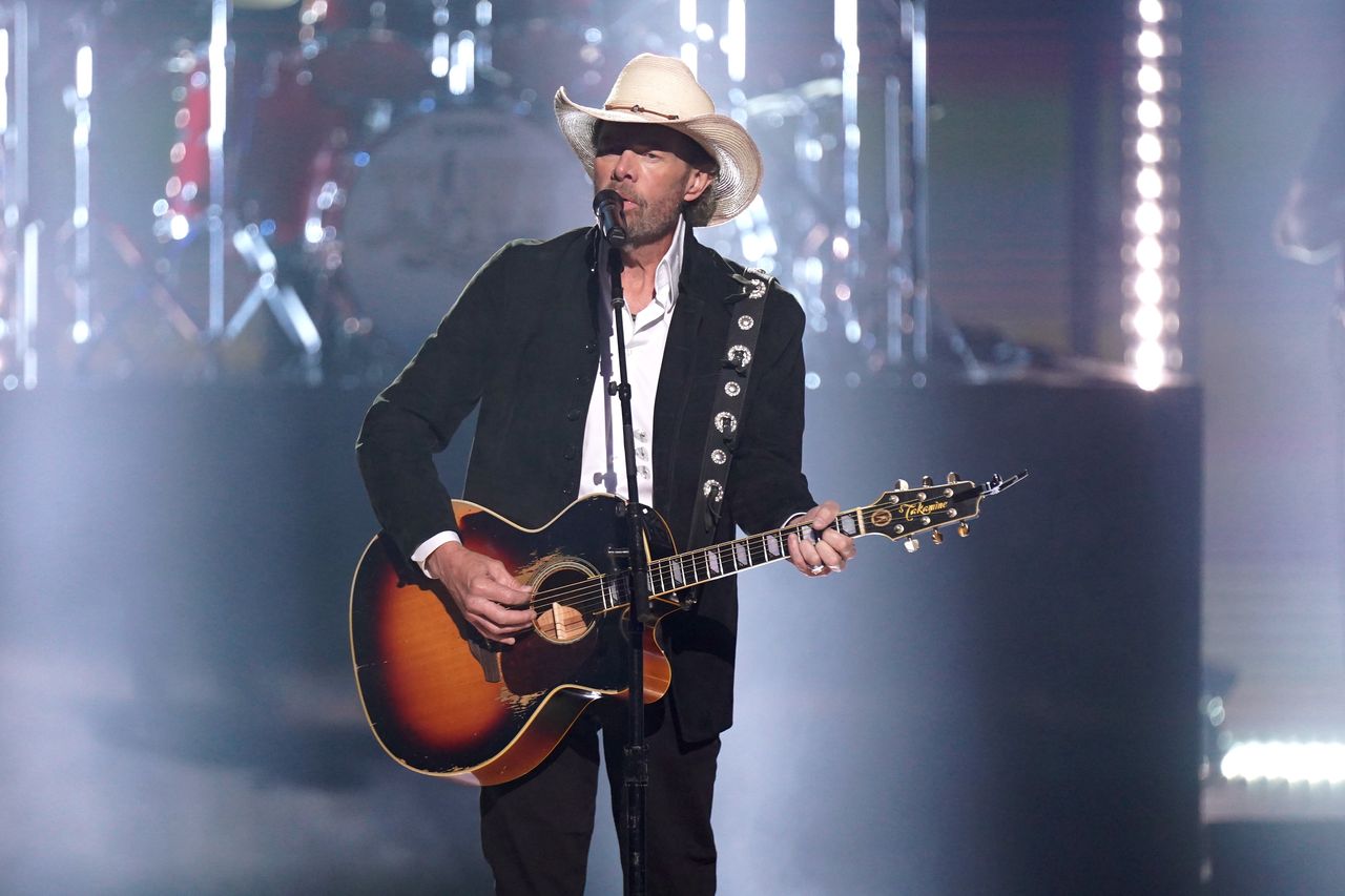 NASHVILLE, TENNESSEE - SEPTEMBER 28: 2023 PEOPLE'S CHOICE COUNTRY AWARDS -- Pictured: Toby Keith performs on stage during the 2023 People's Choice Country Awards held at the Grand Ole Opry House on September 28, 2023 in Nashville, Tennessee. (Photo by Mickey Bernal/NBC via Getty Images)