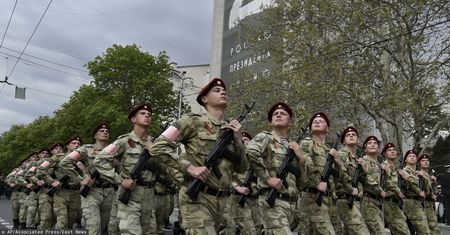 Tak Rosjanie postępują z mieszkańcami Krymu. "Są zmuszani do walki przeciwko własnej ojczyźnie"