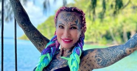 Adrianna Eisenbach ZDJĘŁA DOCZEPY! Oto jak naprawdę wyglądają jej włosy...
