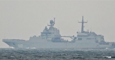 Co robi "Morgunow"? Drugi statek floty czarnomorskiej w haniebnej roli