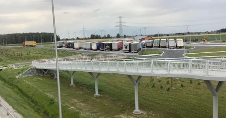 Wakacje 2020. Powstała nowa "drogowa pułapka". 140 km bez możliwości zatankowania