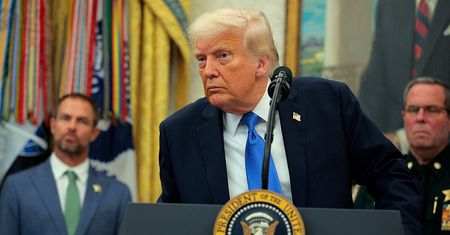 Trump odmawia sankcji wobec Rosji. Media: chce robić interesy z Putinem